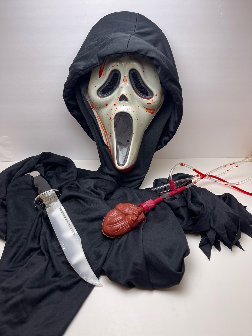 Bleeding SCREAM Mask w/Knife & hooded robe fun world Cosplay Halloween